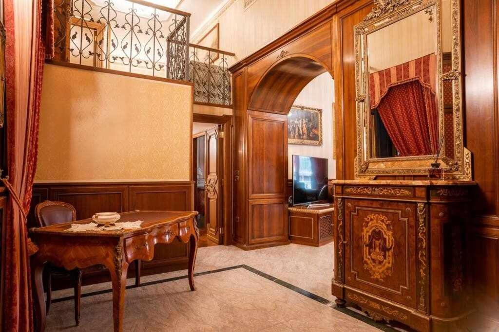 Royal Duomo Centro Storico 80 Mt Dal Duomo Appartement Napels