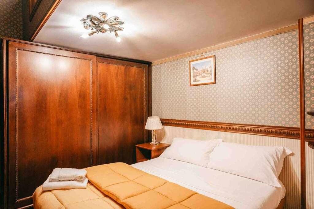 Royal Duomo Centro Storico 80 Mt Dal Duomo Appartement Napels